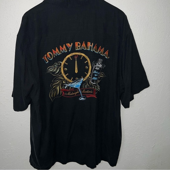 Tommy Bahama 100% Silk Embroidered Midnight Martini’s Shake It Up 2010 Shirt XL - Picture 1 of 10